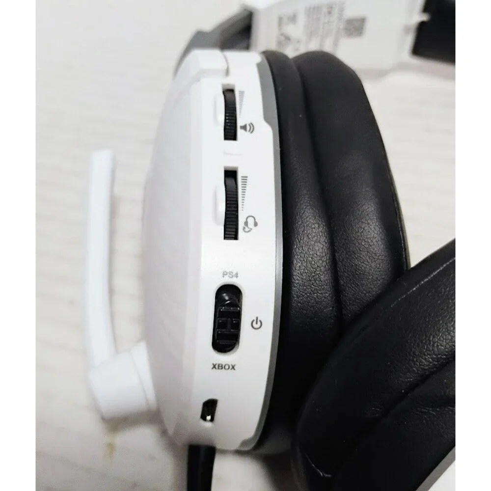 TURTLE BEACH EAR FORCE RECON 200 WHITE WIRED HEADPHONES FOR XBOX ONE OR PS4